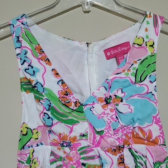 LILLY PULITZER Nosey Posy V-Neck Top - Size XS‎ - Picture 4 of 7